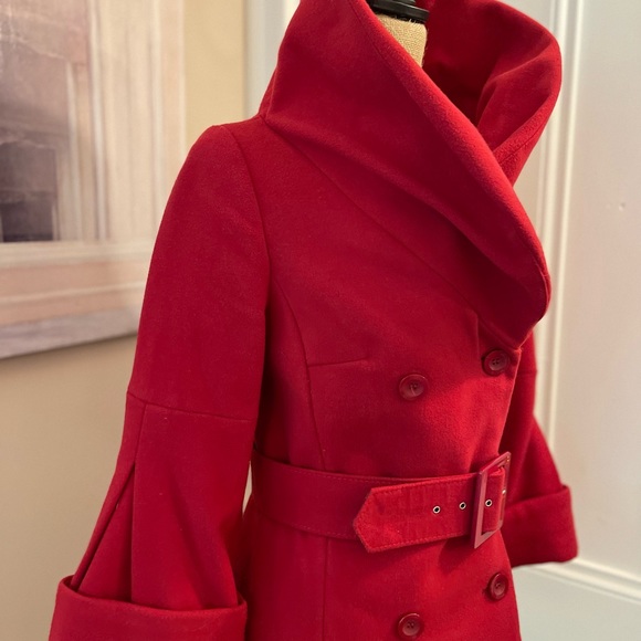 Fire engine red short Jackie O. jacket with 3/4 length sleeves and belt. - Picture 9 of 9
